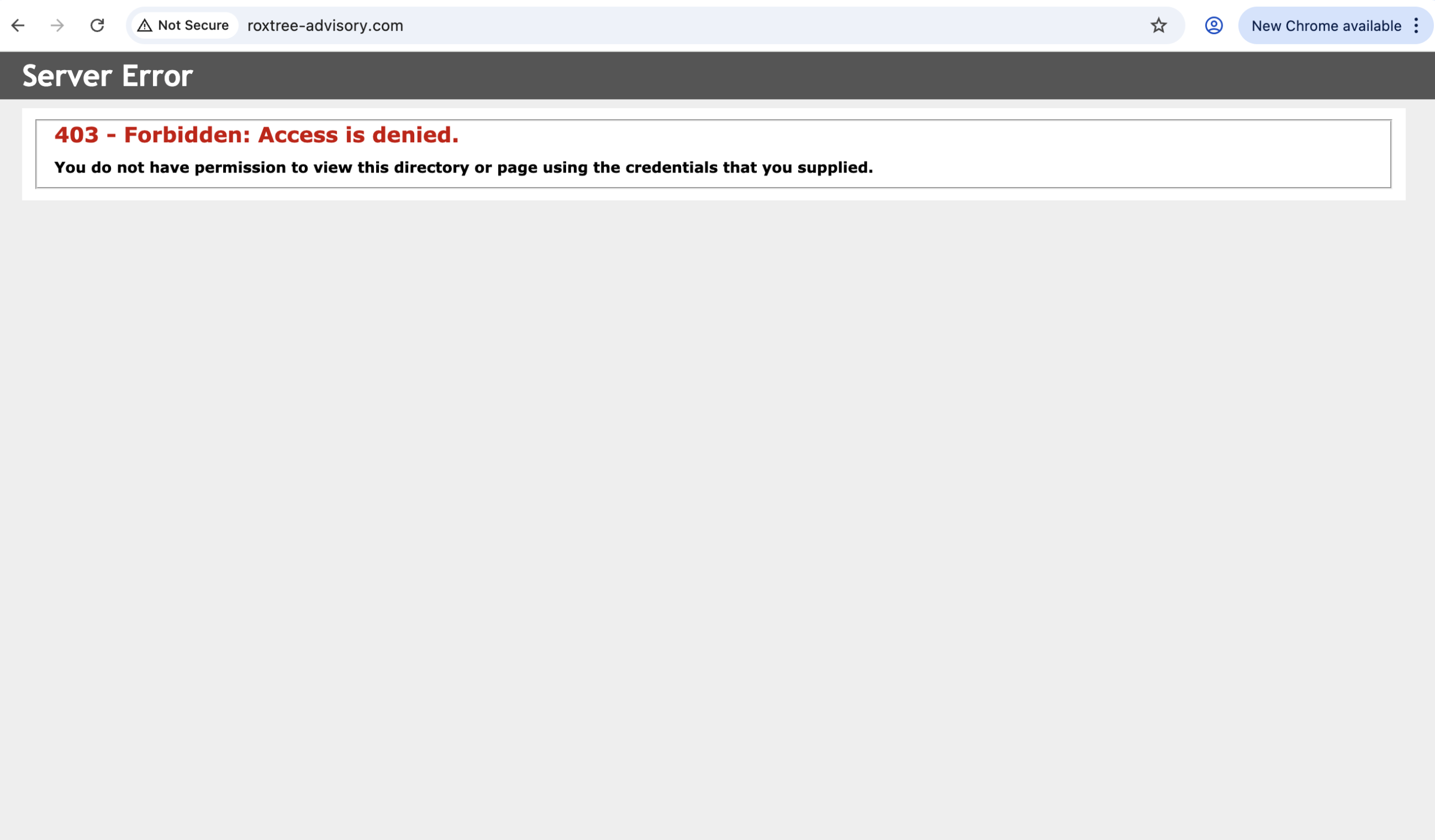Graphic highlighting concerns about Roxtree Advisory, featuring warning symbols and user feedback.